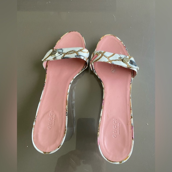 Gucci multicolor white canvas print, pink leather sole, neat condition size 10!! - Picture 3 of 5
